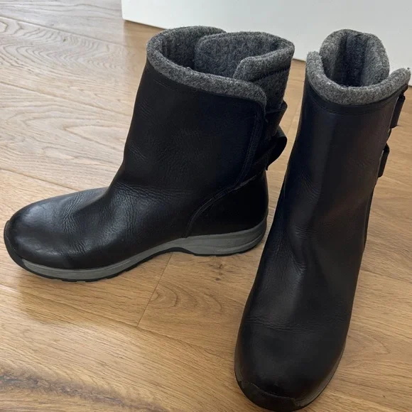 Black Ankle Boots for Women - Picture 5 of 8